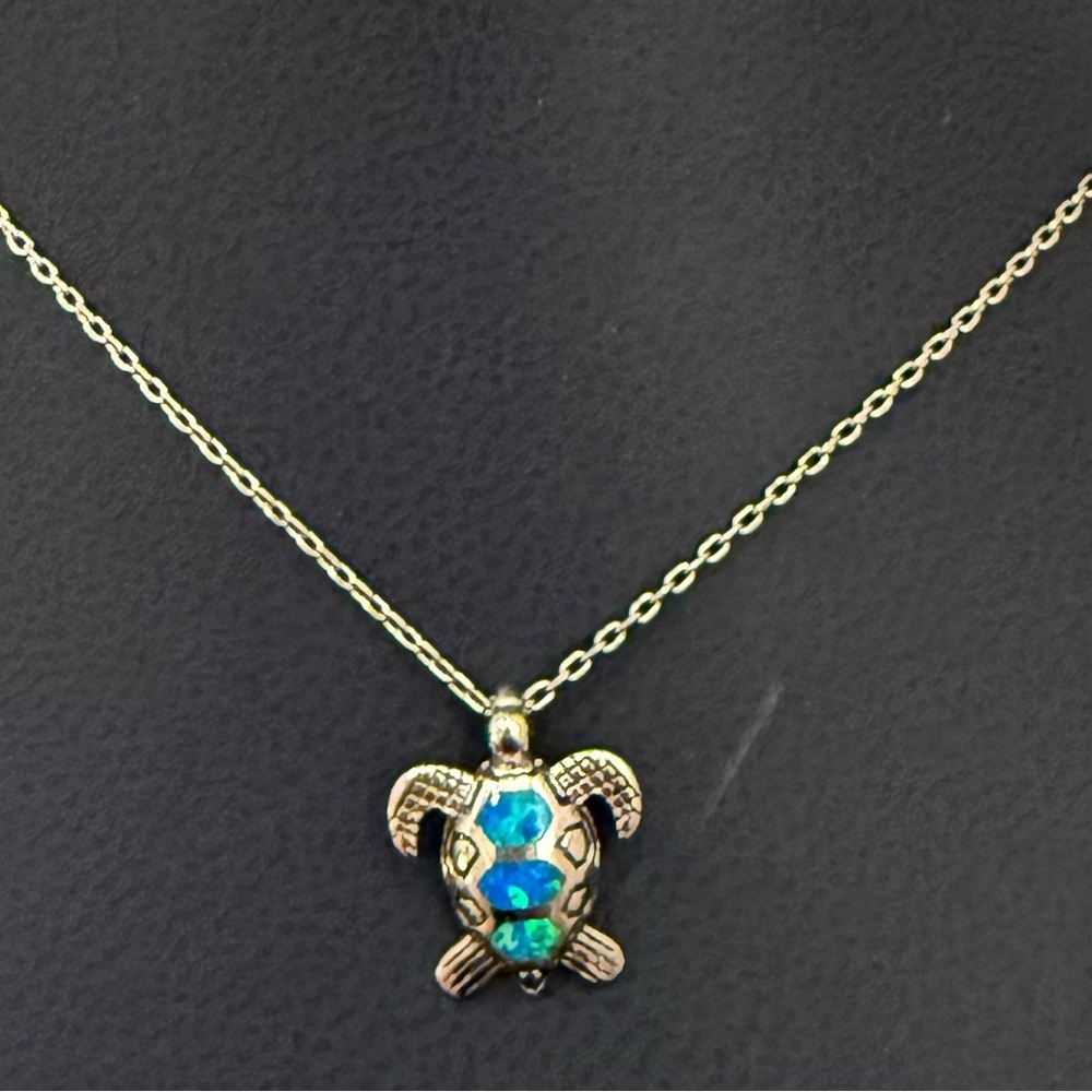 925 Sterling Silver Blue Opal Inlay Sea Turtle Pendant 16” Necklace 3g. - Picture 8 of 15